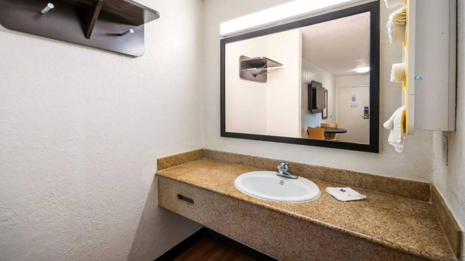 Motel 6 Houston, Tx Fm 1960 Bammel Exterior photo